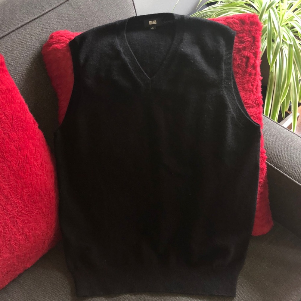 Cashmere v-neck vest- excellent condition